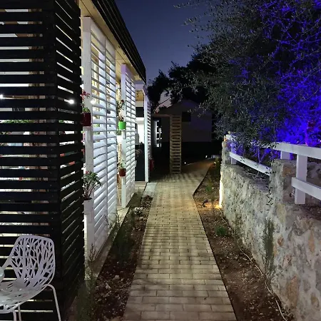 酒店 Albanian Garden 3*