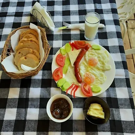 Albanian Garden 酒店 3*
